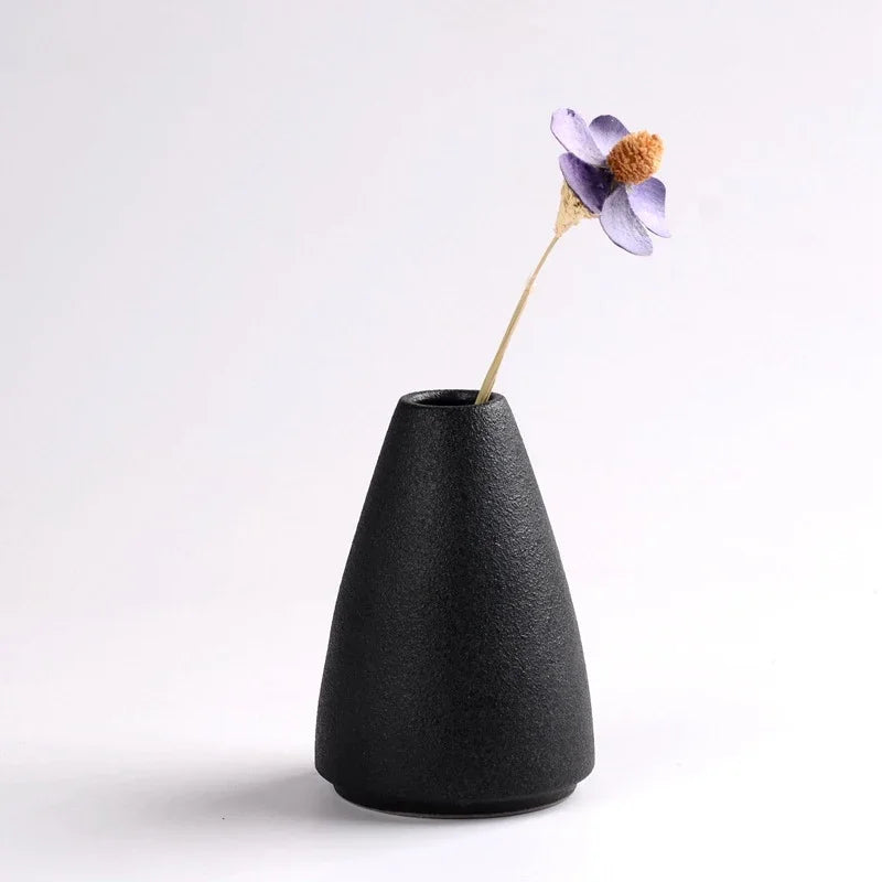Black Ceramic Small Vase Home Decoration Crafts Tabletop Ornament Simplicity Japanese-style Decoration - mysticpandora